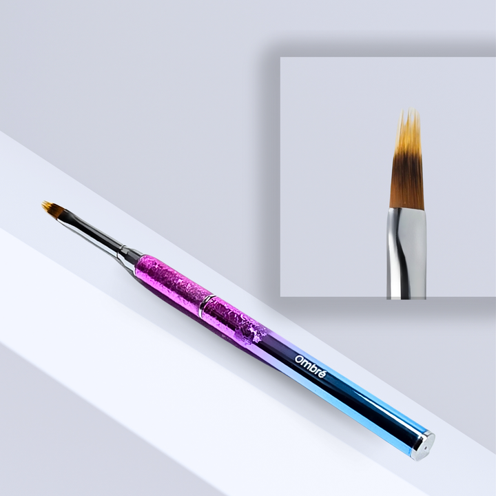 High-quality ombre nail art brush with soft, tapered bristles, perfect for creating seamless gradients and blending effects.